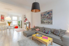 Stylish 2 Bedroom Apartment in London